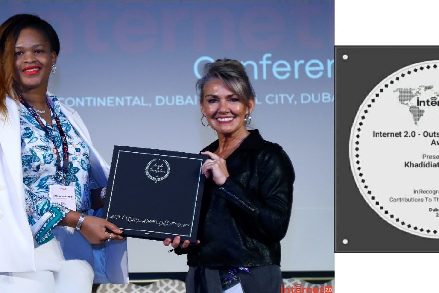 Khadidiatou CAMARA receives the Outstanding Leadership Award at Conference Internet 2.0 in Dubai 2021